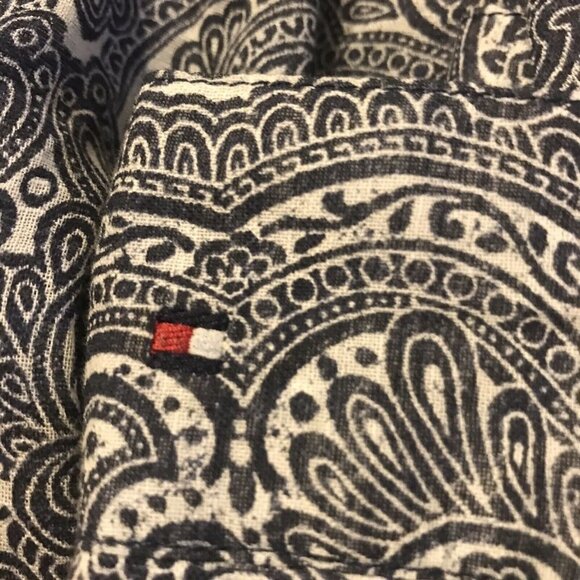 Tommy Hilfiger. Size S/P. Cotton long sleeve 1/2 button down shirt. Lt Wt. B22 - Picture 8 of 8